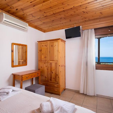 Archodissa Pansion Hotel Alikí Екстериор снимка