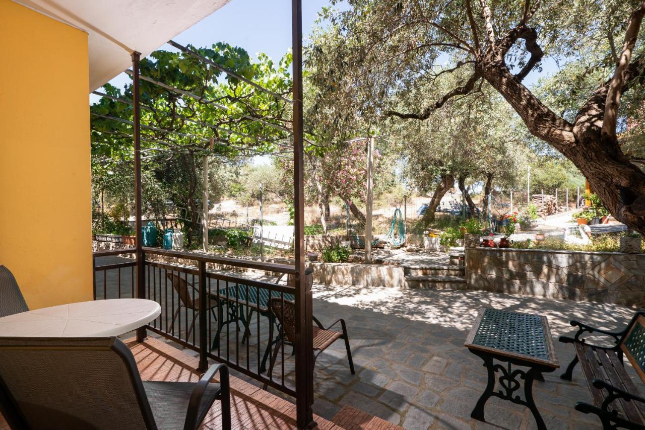 Archodissa Pansion Hotel Alikí Екстериор снимка