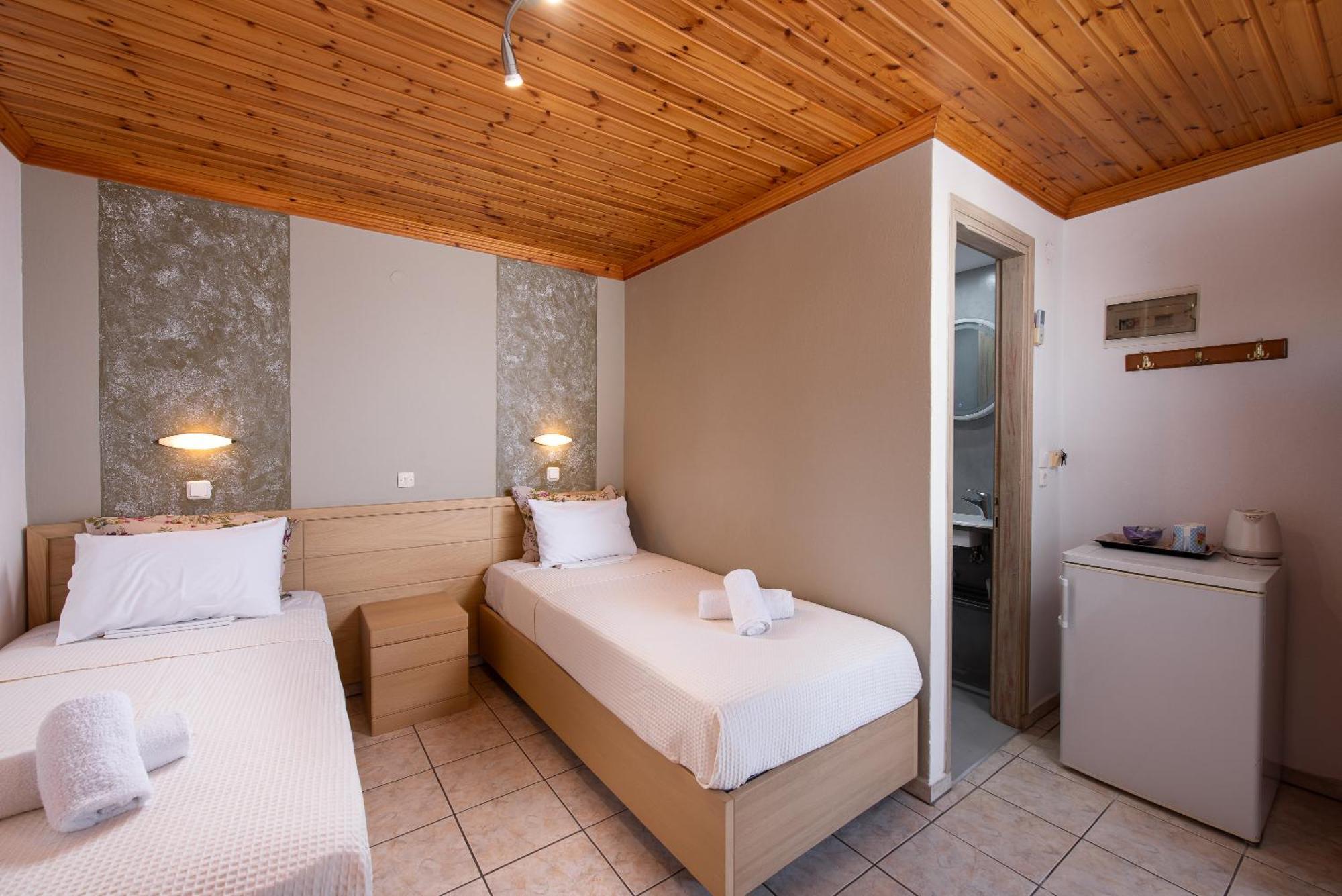 Archodissa Pansion Hotel Alikí Екстериор снимка