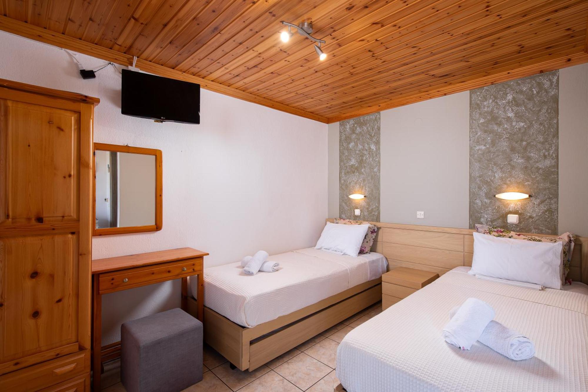 Archodissa Pansion Hotel Alikí Екстериор снимка