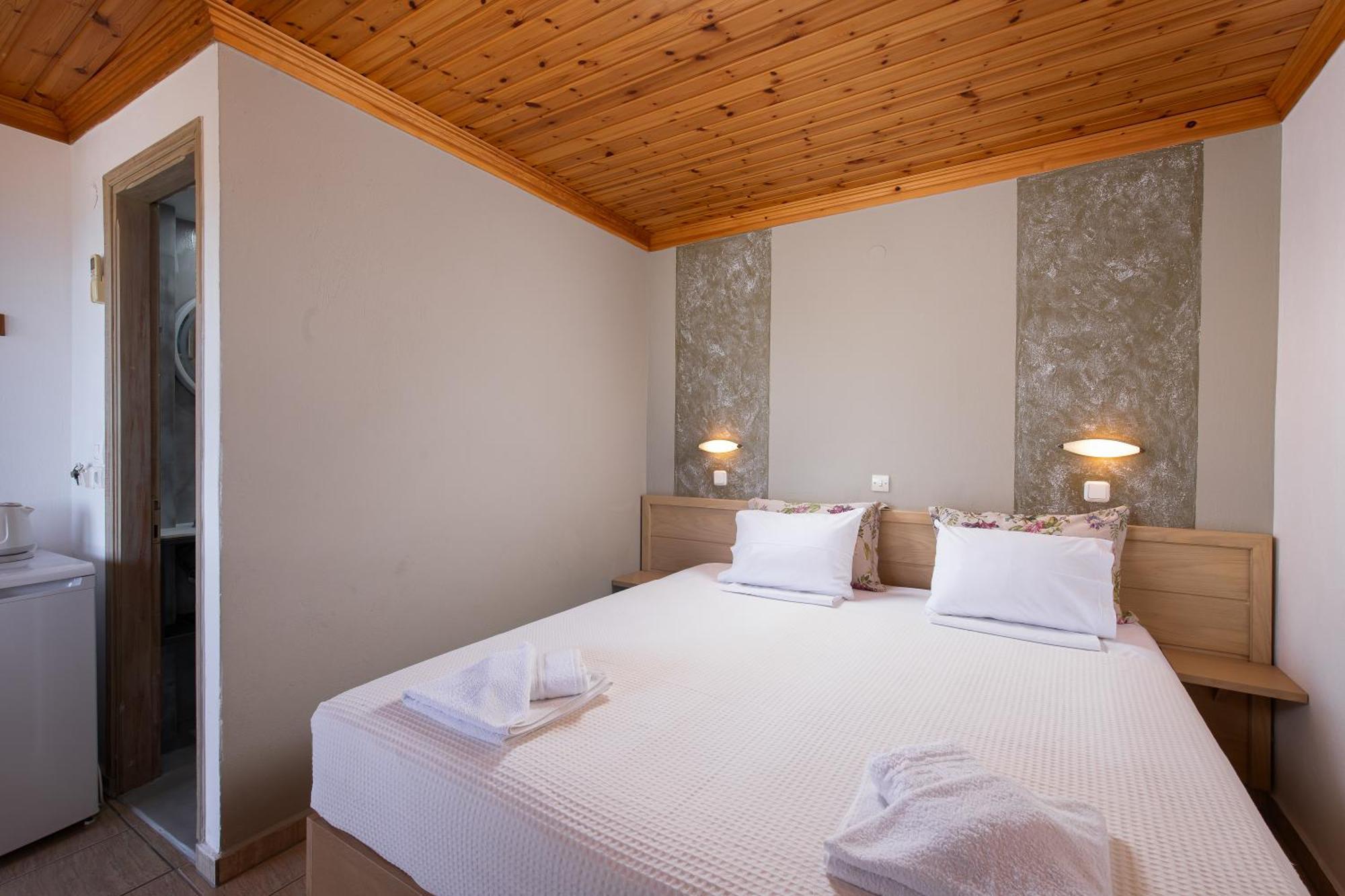 Archodissa Pansion Hotel Alikí Екстериор снимка