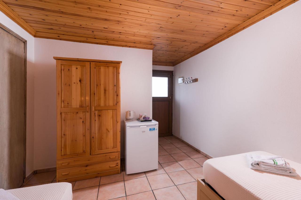 Archodissa Pansion Hotel Alikí Екстериор снимка