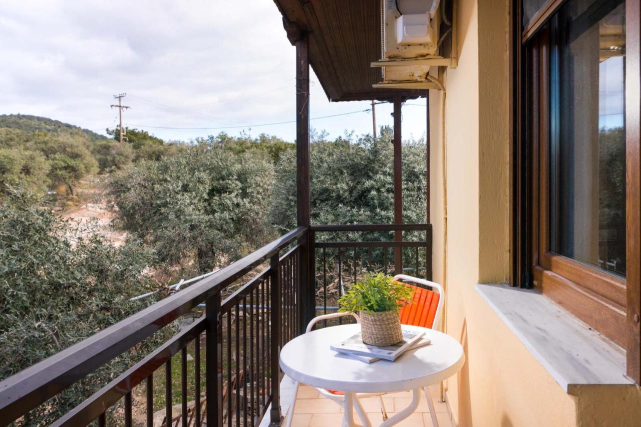 Archodissa Pansion Hotel Alikí Екстериор снимка