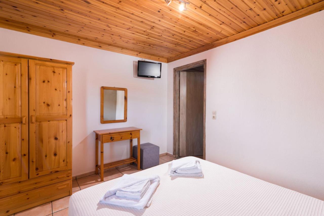 Archodissa Pansion Hotel Alikí Екстериор снимка